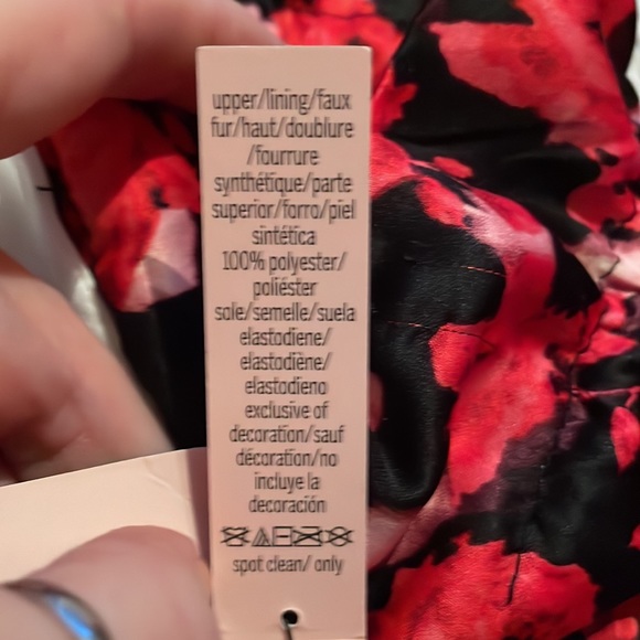 🆕Victoria’s Secret Slippers with Carrying Bag - Picture 8 of 8